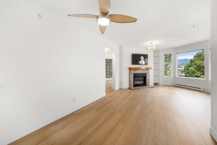 Property Photo:  1562 W 5th Avenue 404  BC V6J 5H9 
