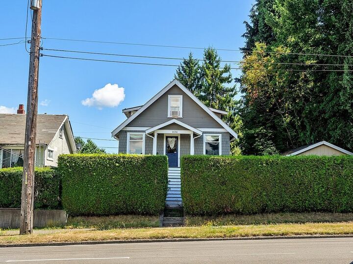 Property Photo: 1124 Tenth Avenue BC V3M 3H7