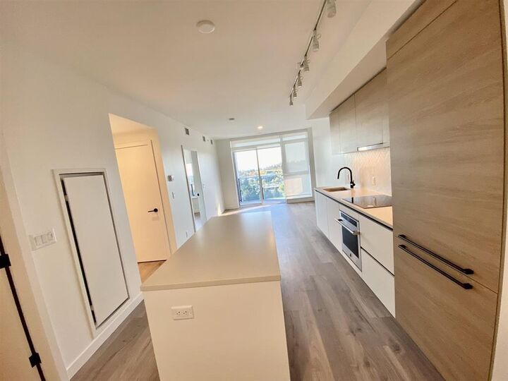Property Photo: 13428 105 Avenue 1801 BC V3T 0S6