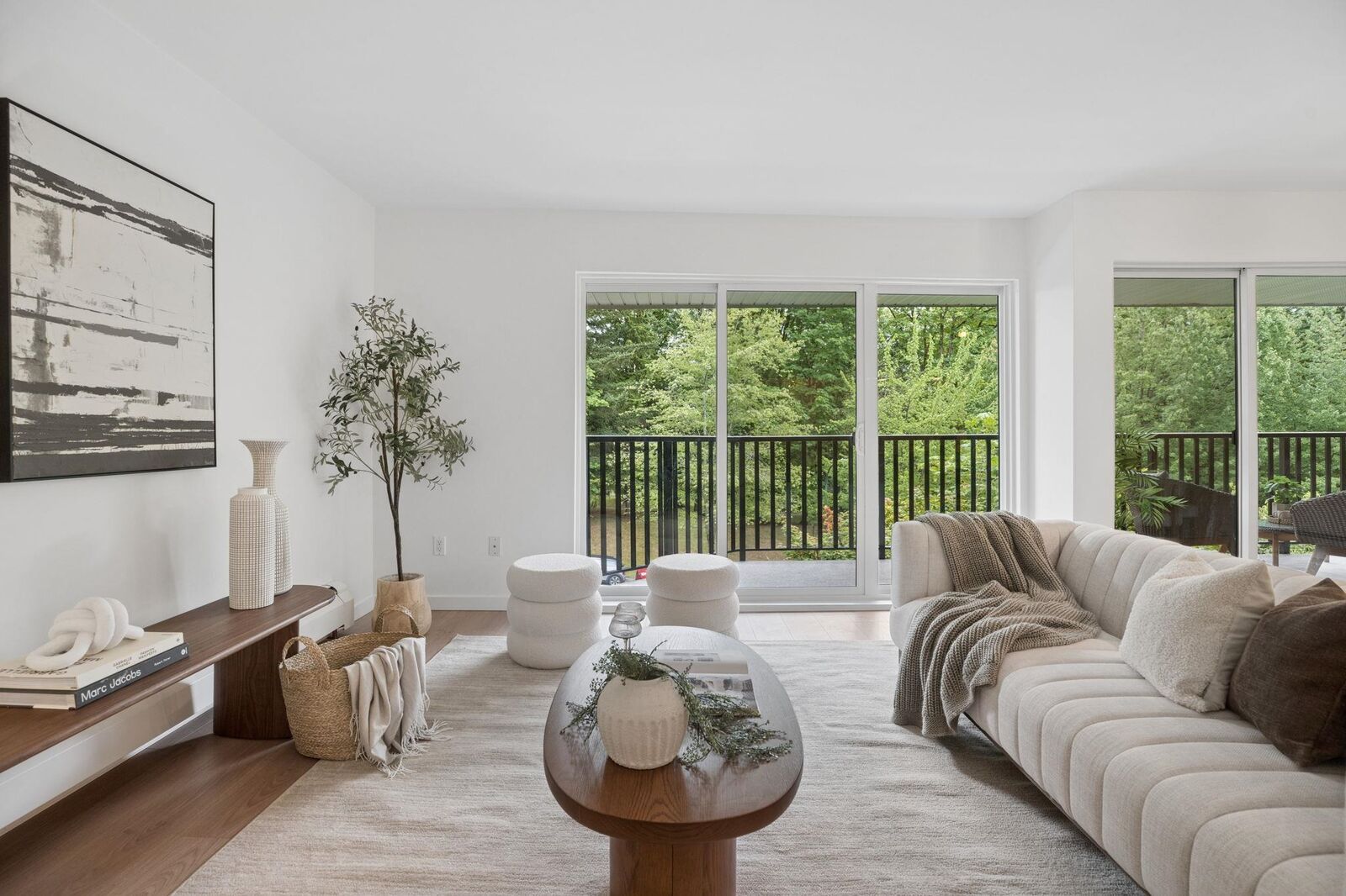 Property Photo: 1945 Woodway Place 305 BC V5B 4S4