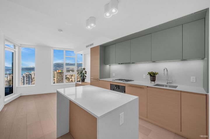 Property Photo:  1289 Hornby Street 3312  BC V6Z 0G7 