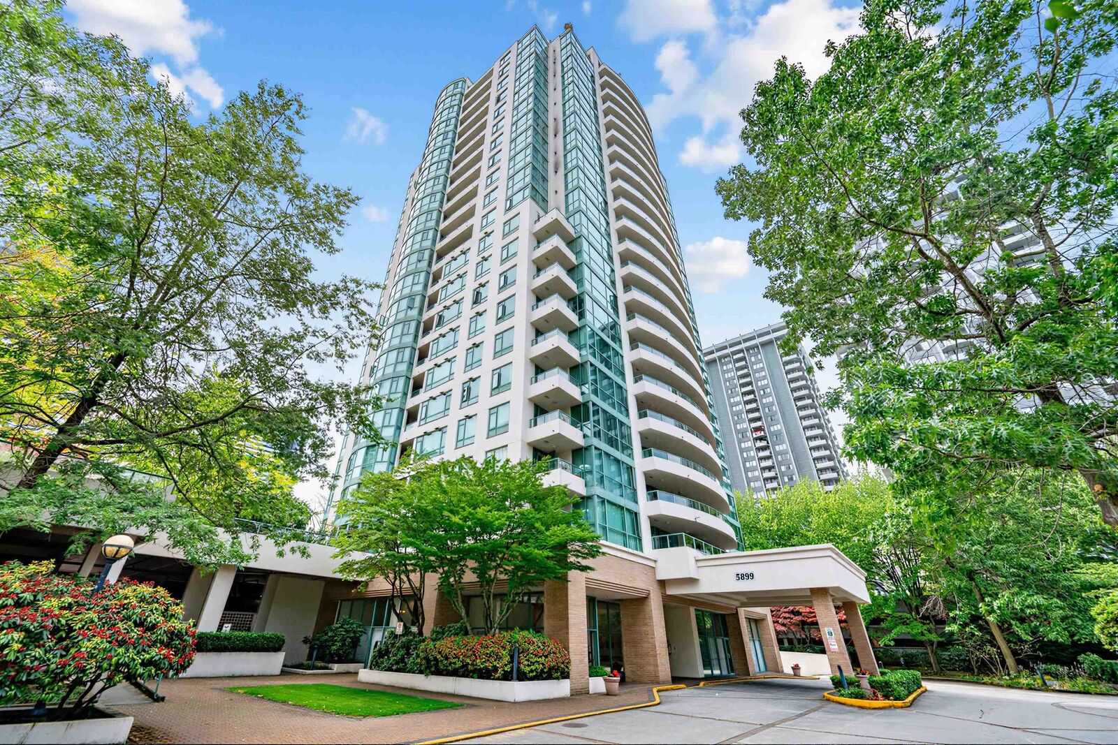 Property Photo: 5899 Wilson Avenue 1706 BC V5H 4R9
