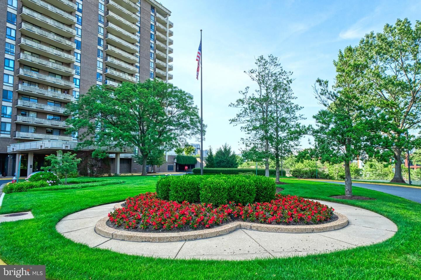 Property Photo: 1800 Old Meadow Road 218 VA 22102