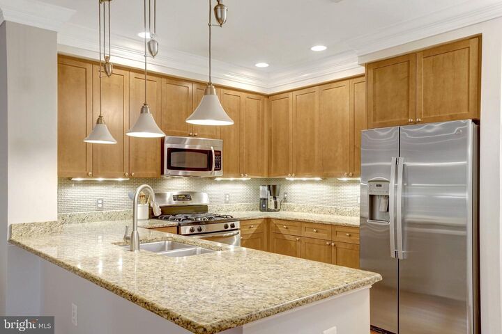 Property Photo: 1115 Cameron Street 117 VA 22314
