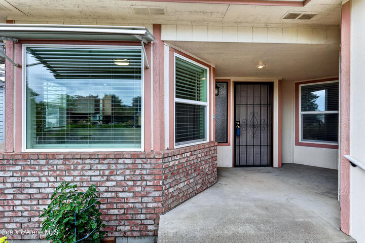 Property Photo:  1537 W Woodlawn Dr #1  ID 83835 