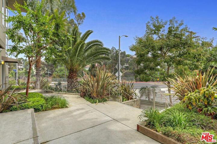 Property Photo: 2024 Allesandro St, Unit 2 CA 90039