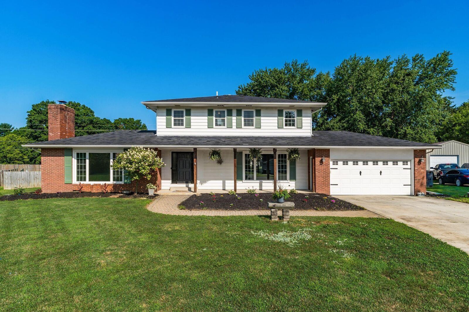 Property Photo:  562 Mapleview Lane  OH 43113 