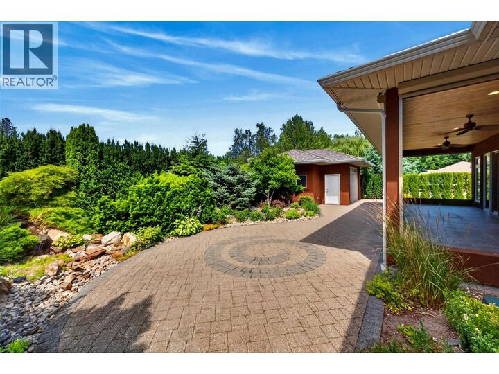 Property Photo: 442 Cottonwood Avenue BC V0E 2V1