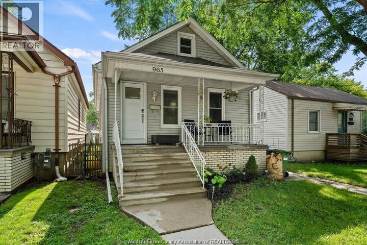 Property Photo:  965 Bridge Avenue  ON N9B 2M9 