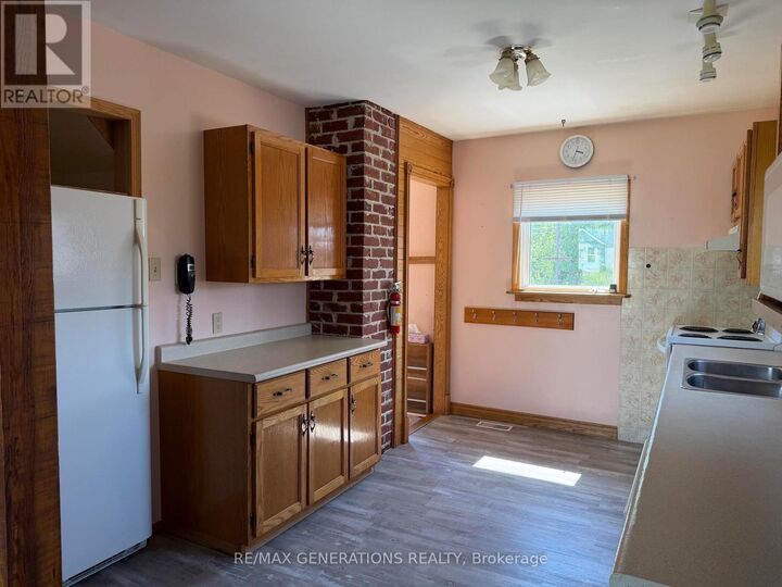 Property Photo:  4 Elizabeth Avenue  ON P0T 2W0 