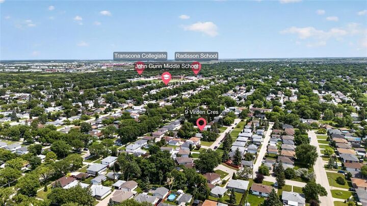 Property Photo:  9 Virden Crescent  MB R2C 2A3 