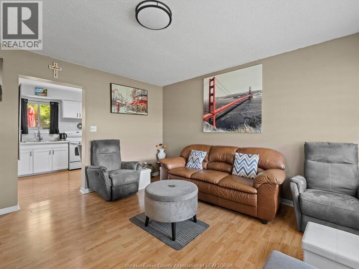 Property Photo:  266 Victoria Street South  ON N9V 2K5 