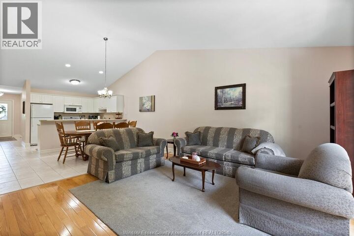 Property Photo:  1650 Naples Crescent  ON N9J 3Y9 