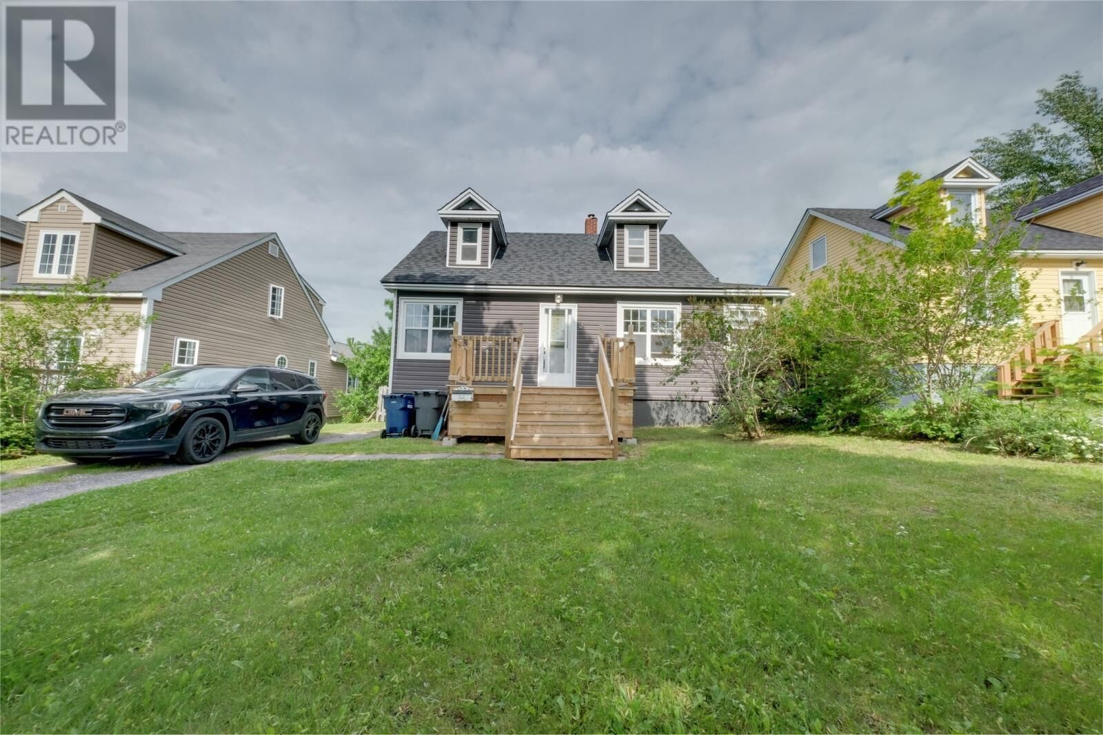 Property Photo: 12 Pinegrove Avenue NL A2H 2T5