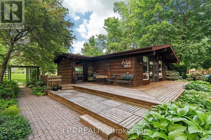 Property Photo:  8452 Defore Drive  ON N0M 1T0 