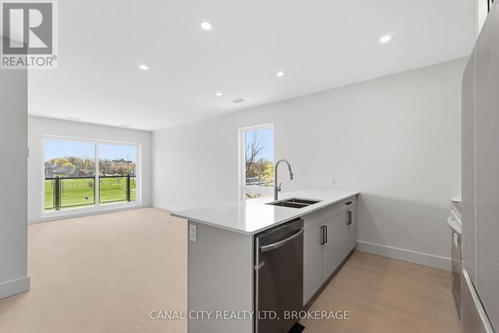 Property Photo: 8 Hutt Lane 506 ON L2V 1V4
