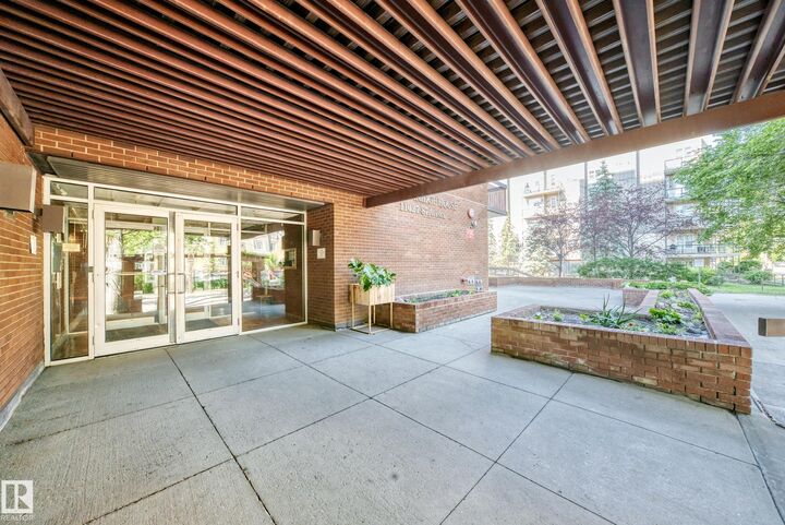 Property Photo: 11027 87 Avenue NW 1802 AB T6G 2P9