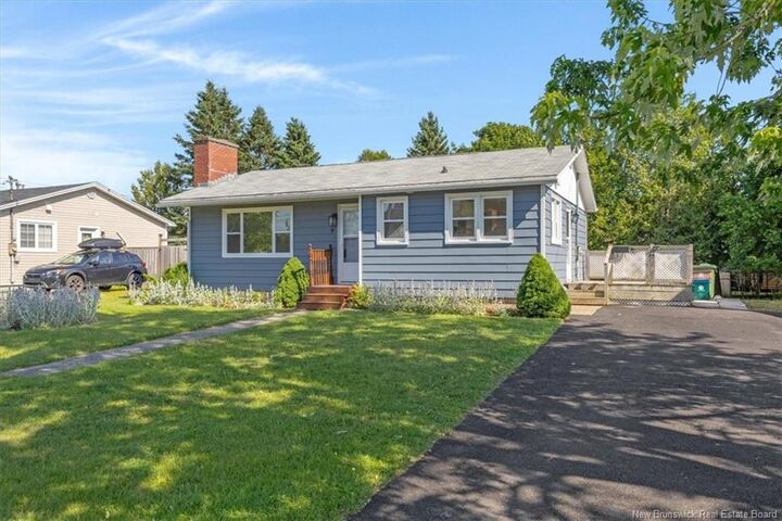 Property Photo: 9 Hayward Court NB E2K 2A4