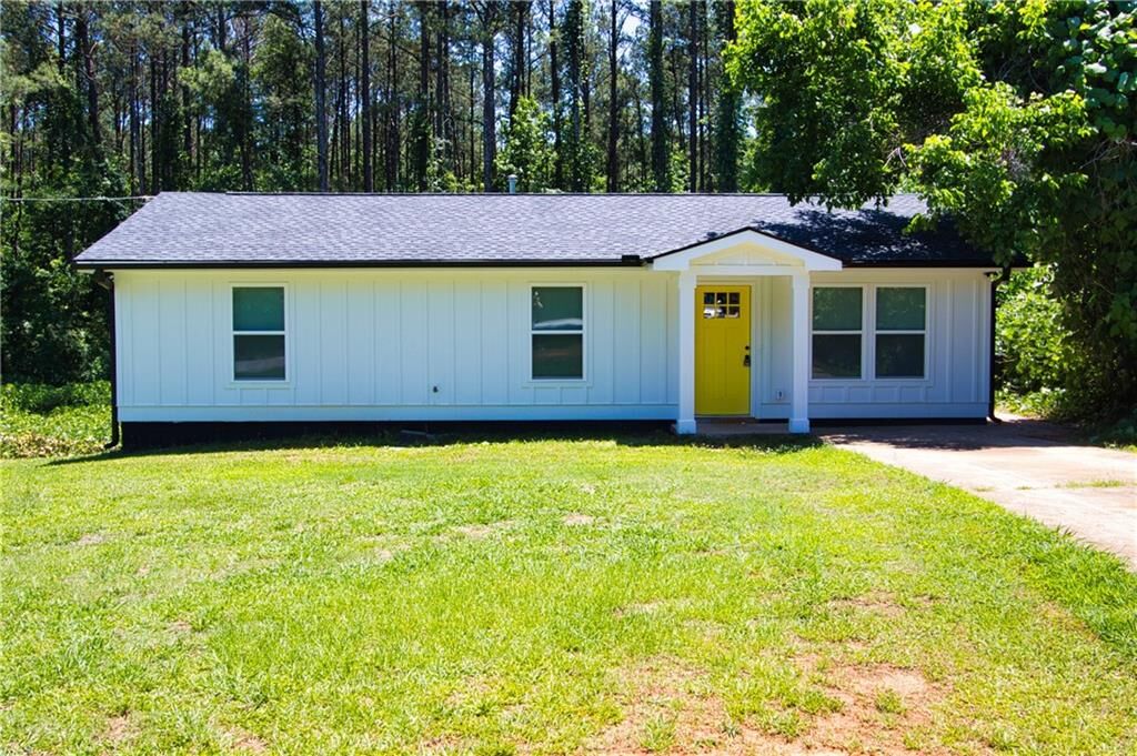 Property Photo: 10154 Allen Drive SW GA 30014