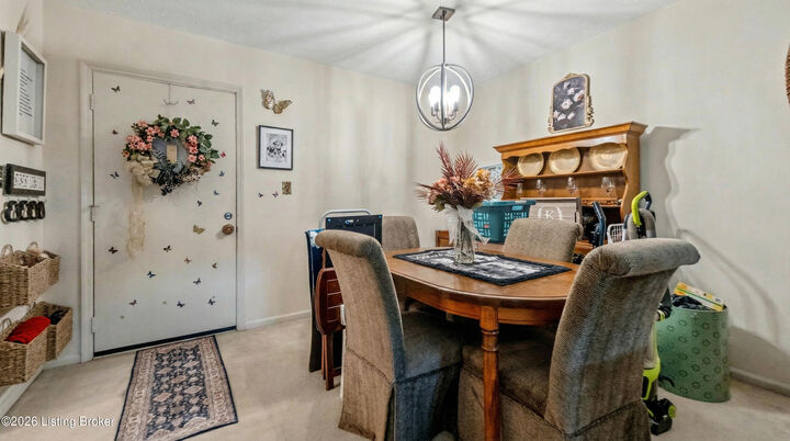 Property Photo: 252 El Conquistador Pl KY 40220