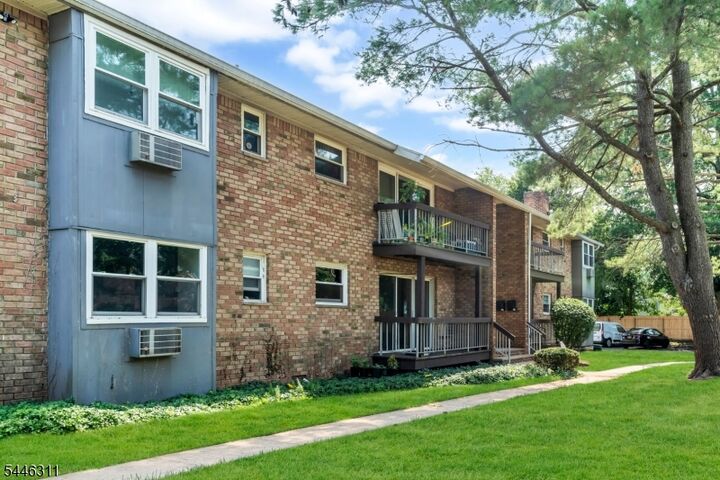 Property Photo:  38 Deanna Dr 105  NJ 08844 
