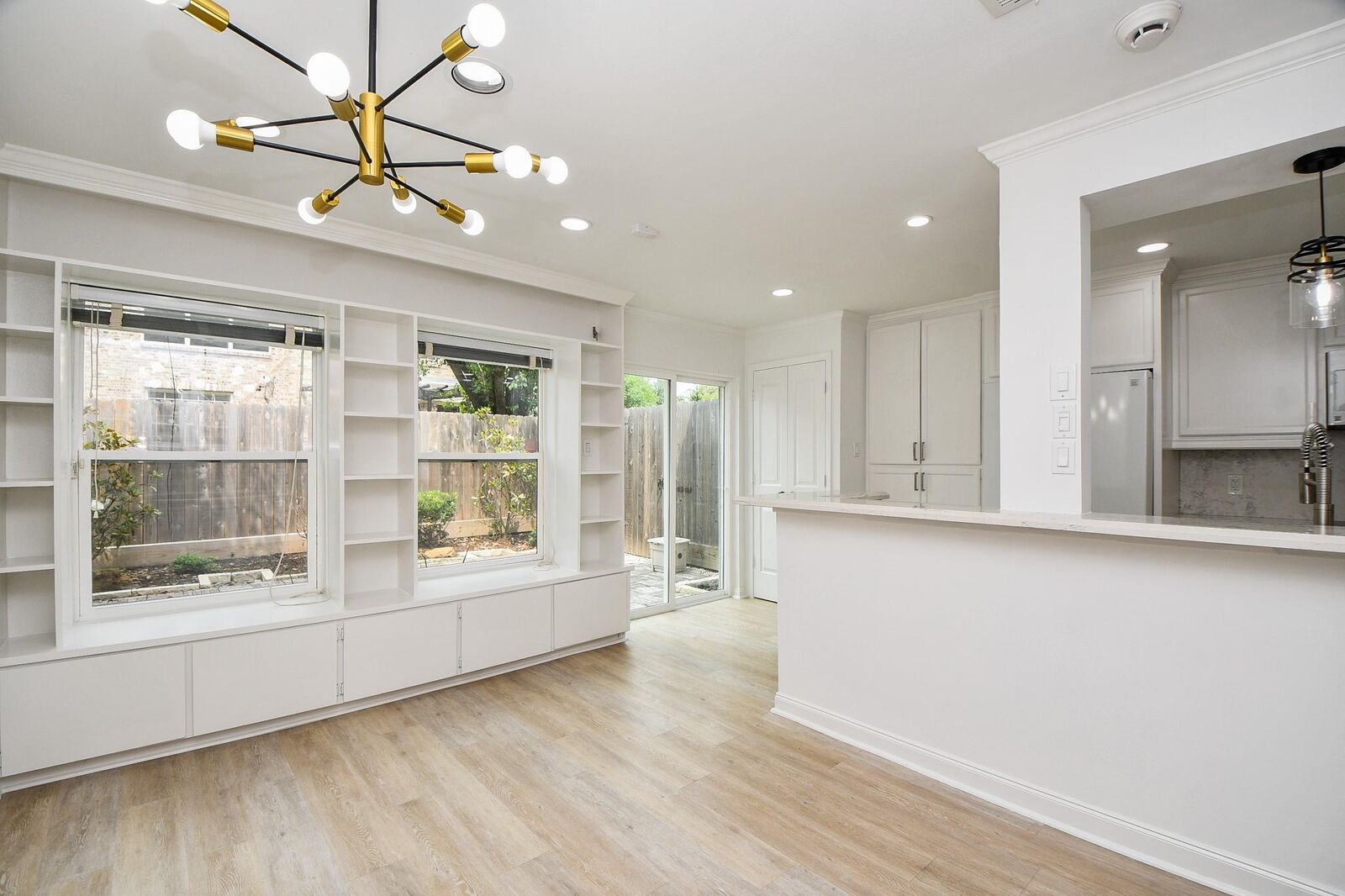 Property Photo:  6114 Kirby Drive  TX 77005 