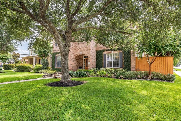 Property Photo:  5007 Beech Street  TX 77401 