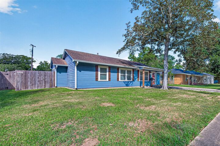 Property Photo: 206 S Mattson Street TX 77486