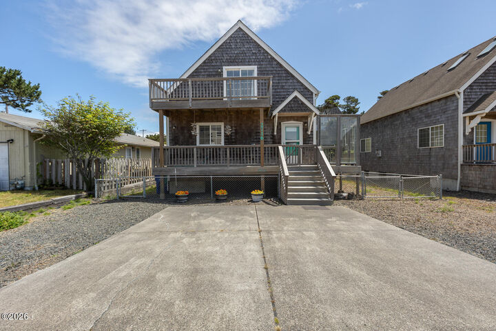 Property Photo: 2716 NW Jetty Avenue OR 97367