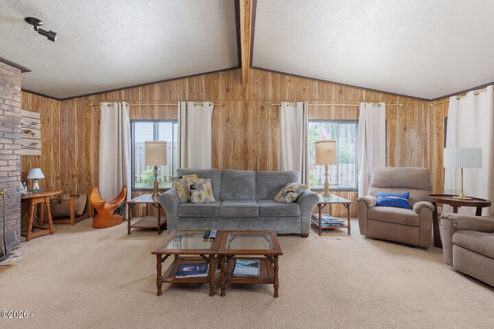 Property Photo:  312 SE Reef Avenue  OR 97367 