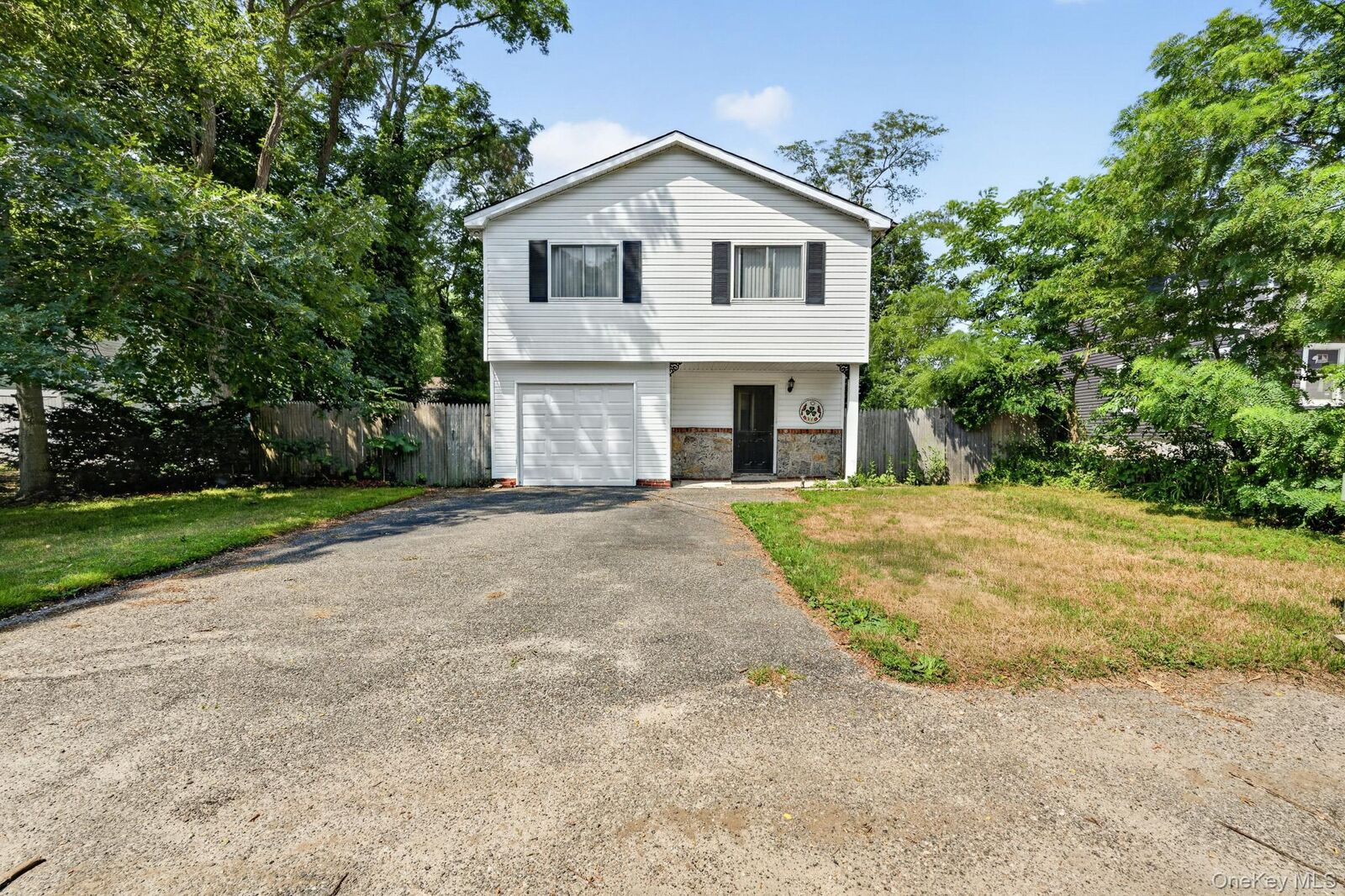 Property Photo:  174 Beaver Drive  NY 11951 