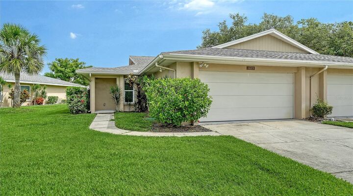 Property Photo: 5689 Evergreen Drive 18 FL 34233