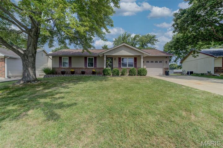 Property Photo:  4 Vanguard Drive  MO 63376 