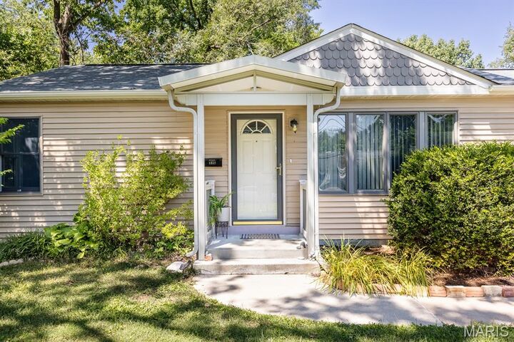 Property Photo: 1217 N 17th Street IL 62226