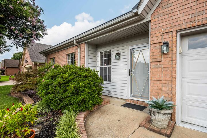 Property Photo:  6494 Gillia Cir S  TN 38135 