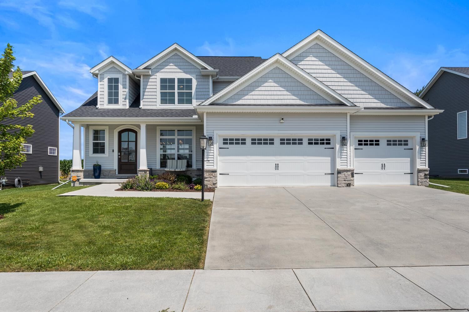 Property Photo: 906 Declaration Drive IL 61874