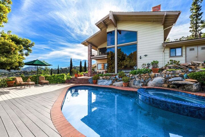 Property Photo: 1605 Vista Del Valle CA 92019