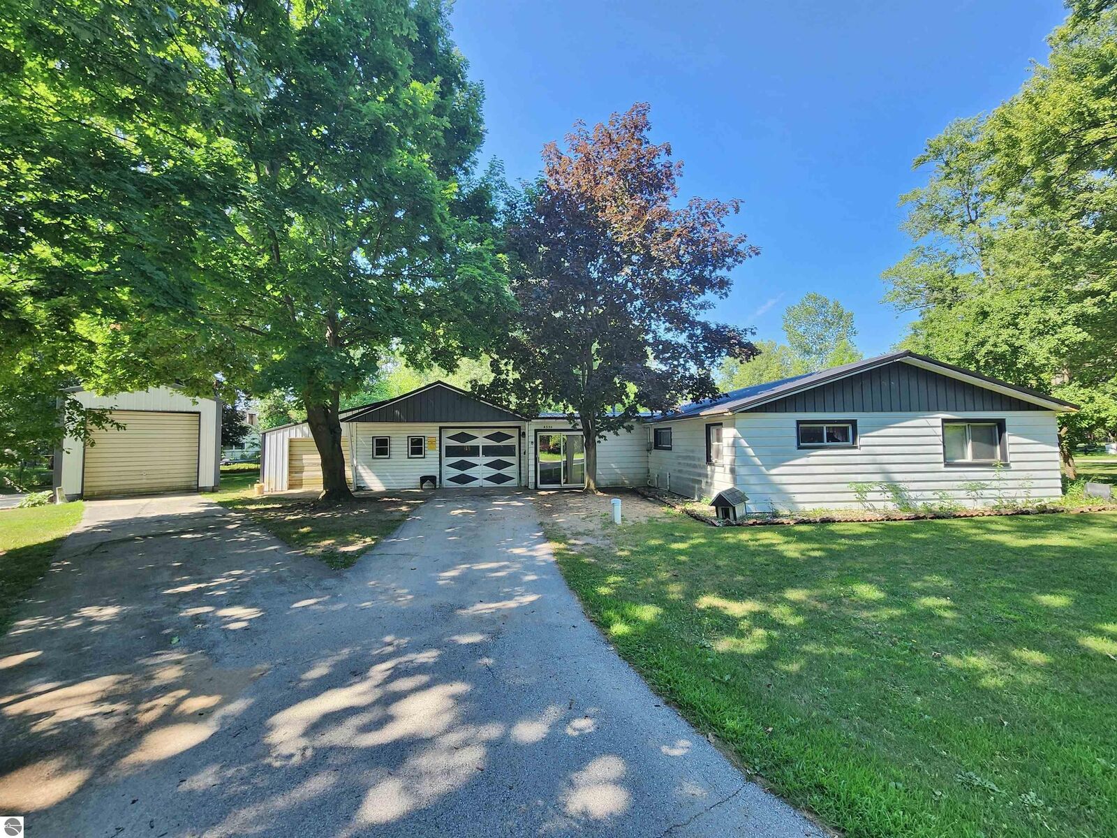 Property Photo:  8530 E Bank Street  MI 48662 