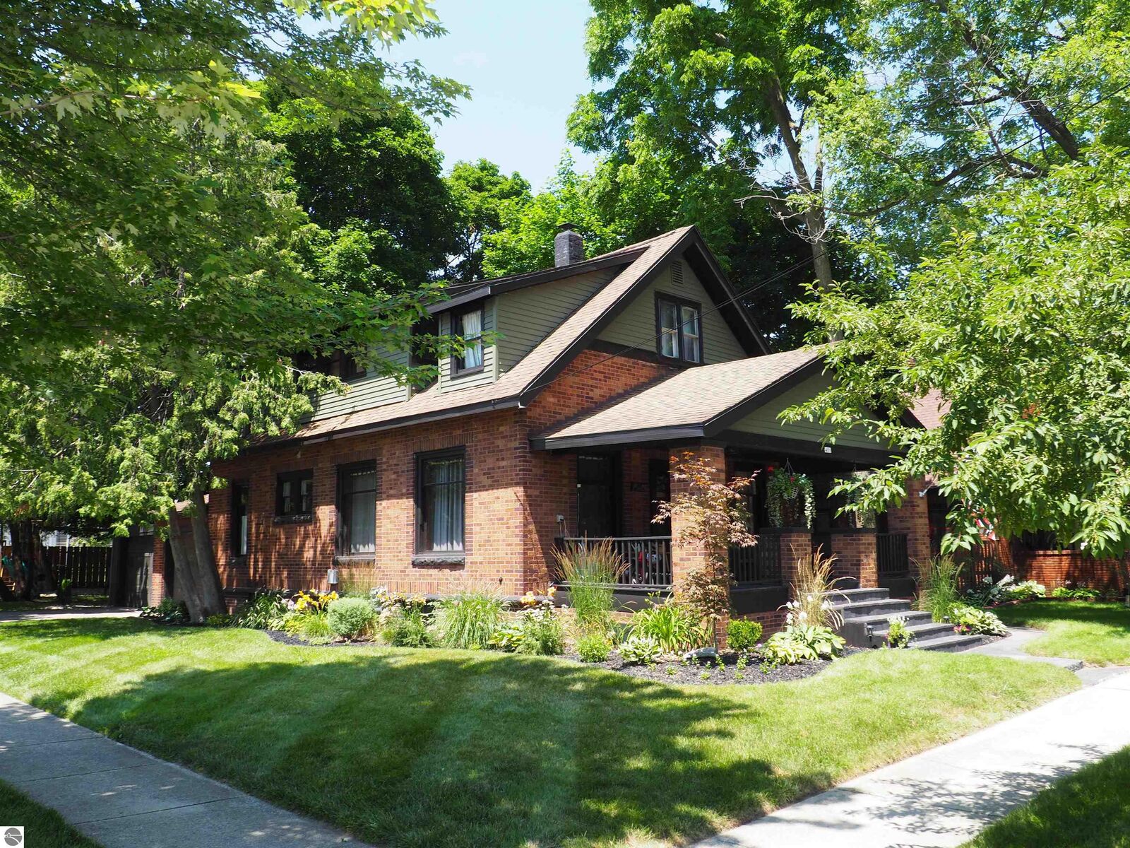 Property Photo: 401 N University Street MI 48858