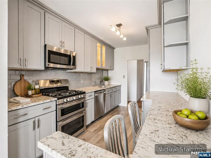 Property Photo:  5 Horizon 1708  NJ 07024 