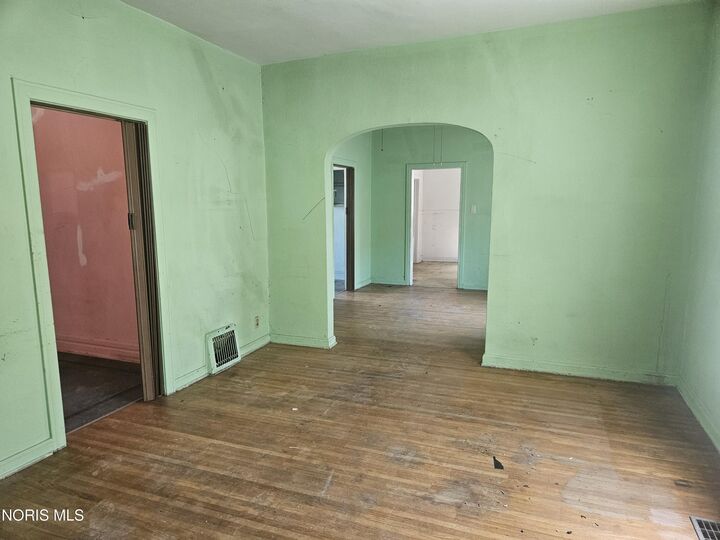 Property Photo: 30 Allison Avenue OH 43605