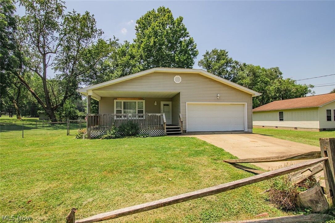 Property Photo:  318 Greenwood Drive  WV 26187 
