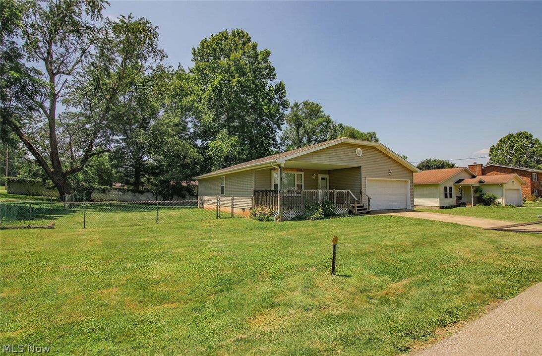Property Photo: 318 Greenwood Drive WV 26187