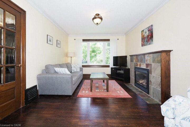 Property Photo:  223 Wellington Street N  ON N2H 5K6 