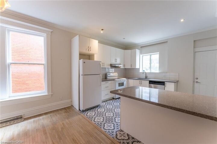 Property Photo: 123 Robinson Street 1 ON L8P 1Z3