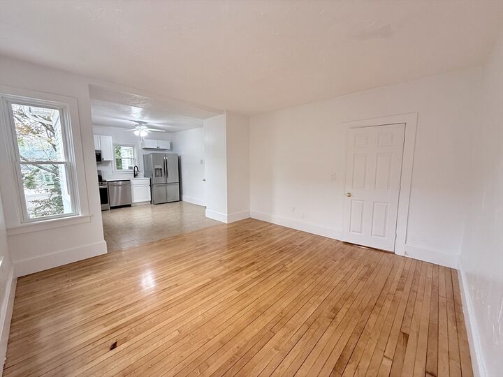 Property Photo: 5 Stoneland Rd 2 MA 01603