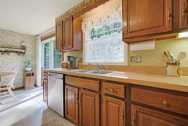Property Photo:  7 Hazeltine Rd  MA 01568 