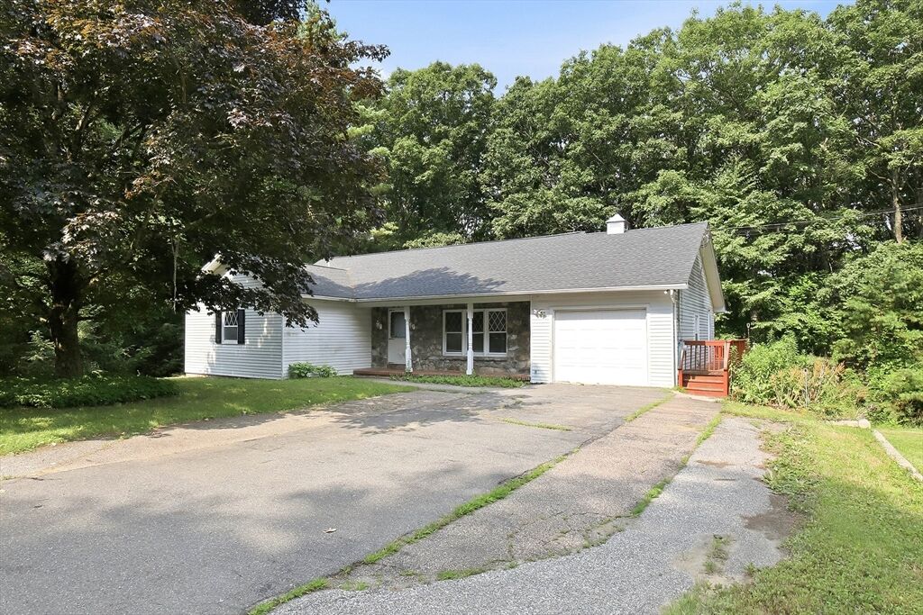 Property Photo:  132 Charlton Road  MA 01562 