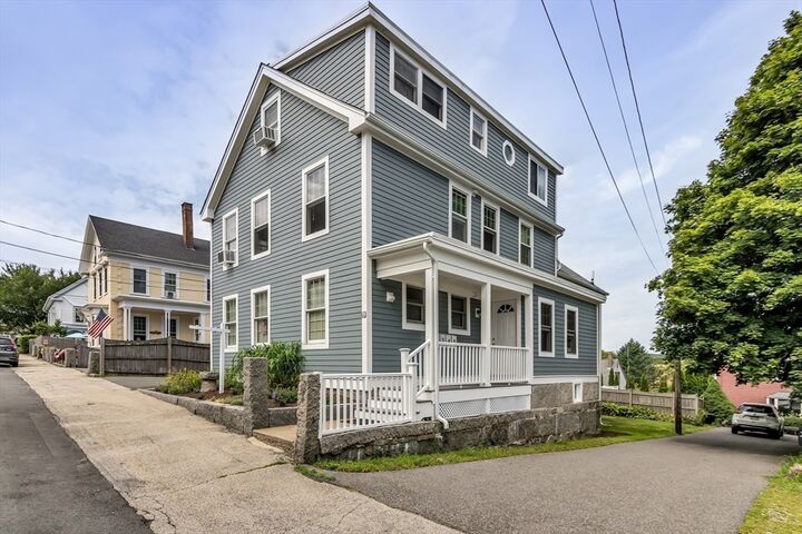 Property Photo:  4 Pleasant Street 2  MA 01966 