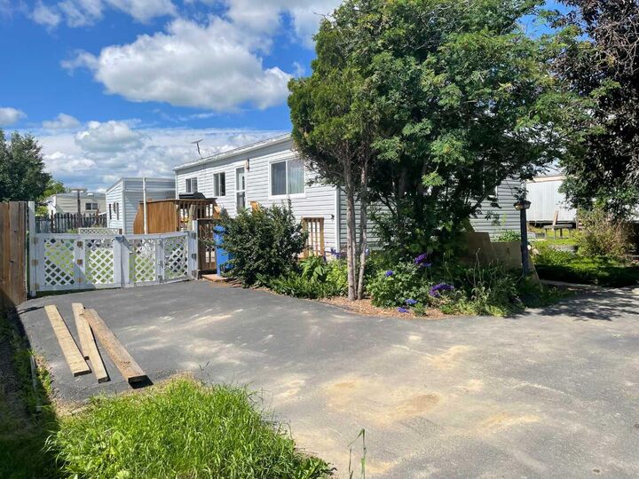 10404 101 Street — photo 1